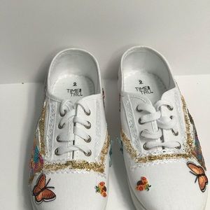 Bedazzled White Sneakers with Sequins